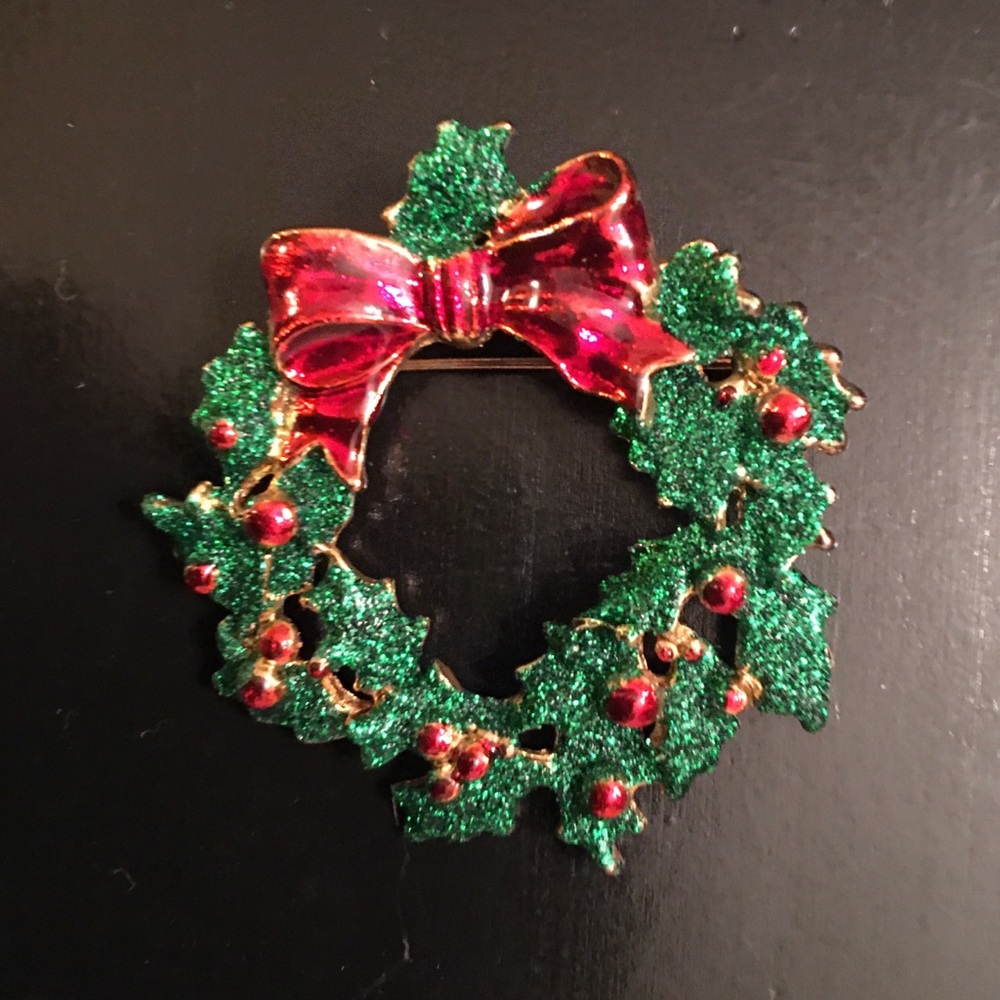 Vintage Christmas Wreath Brooch